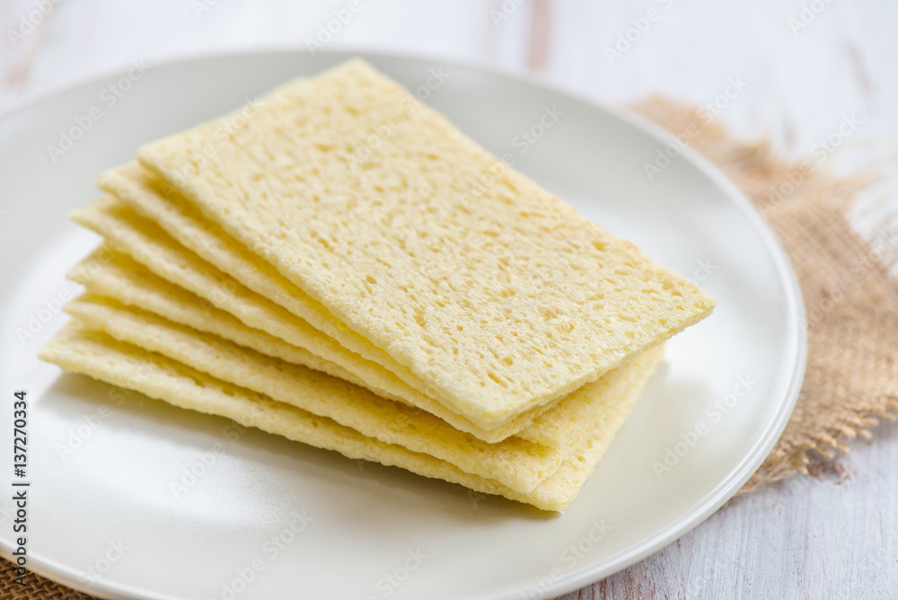 Healthy Gluten Free Crispbreads on the Plate Healthy Gluten Free Crispbreads on the Plate
