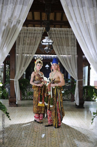 traditional royal wedding dress from java