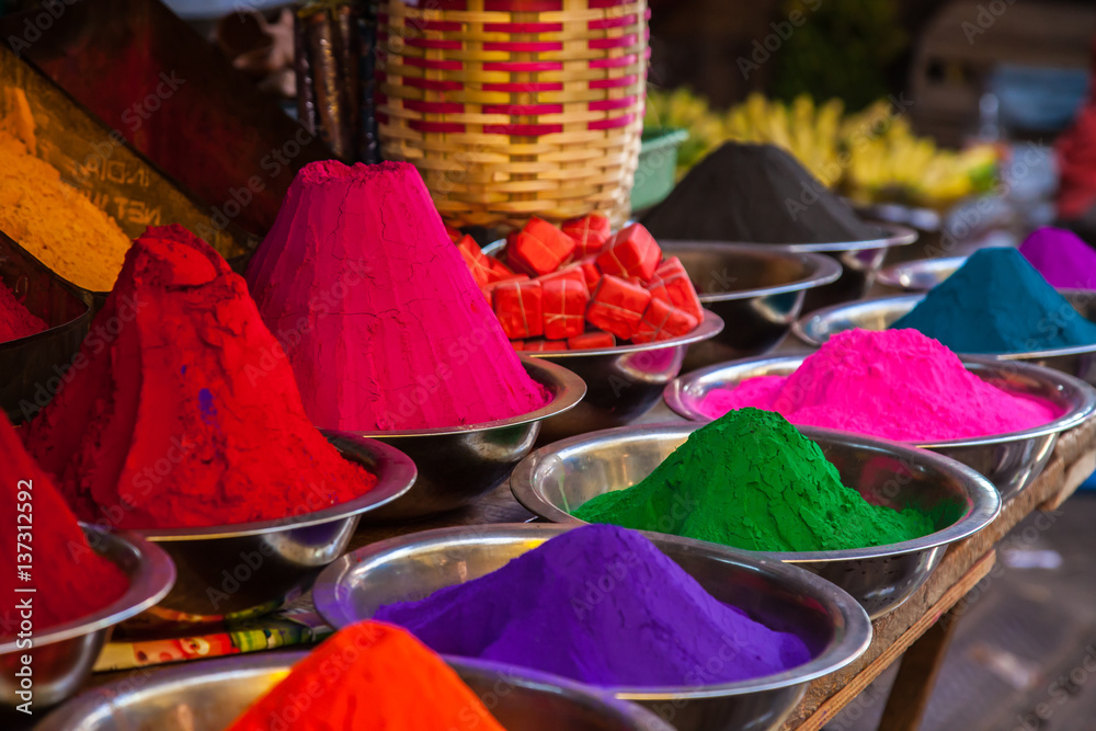 colors at market in India