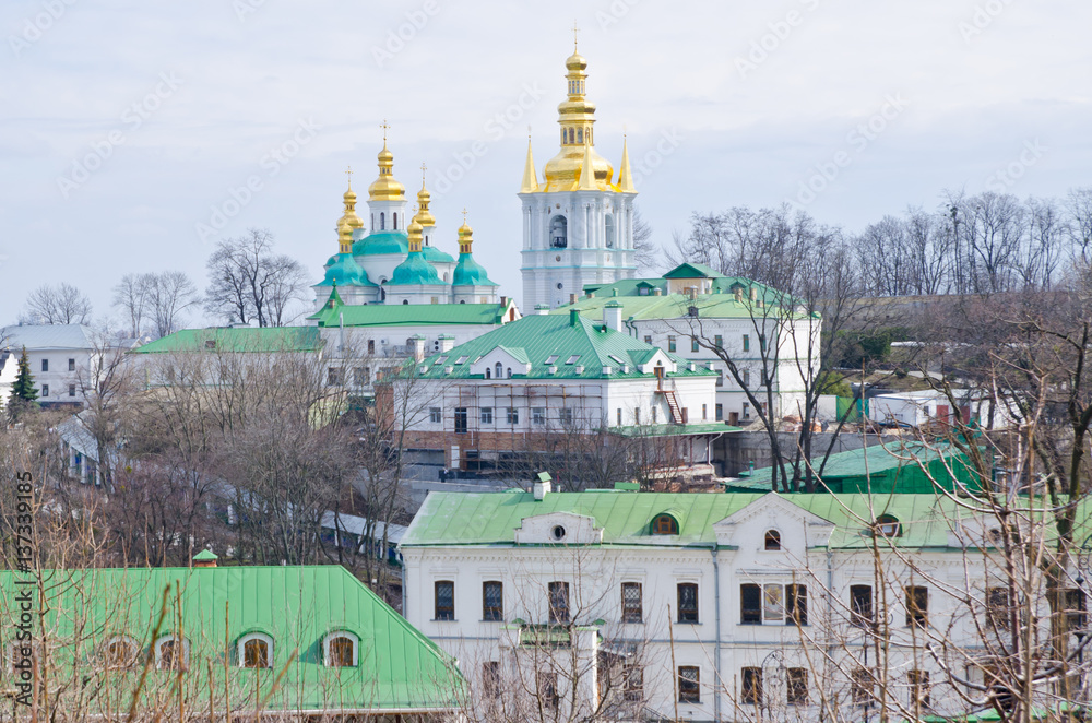 Obraz premium Kiev, Ukraine. Pechersk Lavra Monastery and river Dniepr panoramic city view