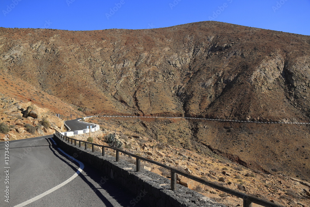 Obraz premium Beautiful volcanic mountains . Panoramic view on Fuerteventura