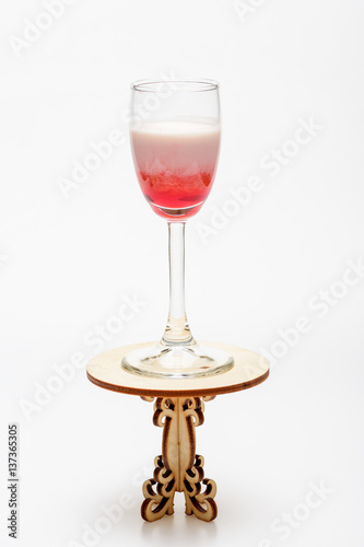 alcohol coctail singapore sling on decorative table