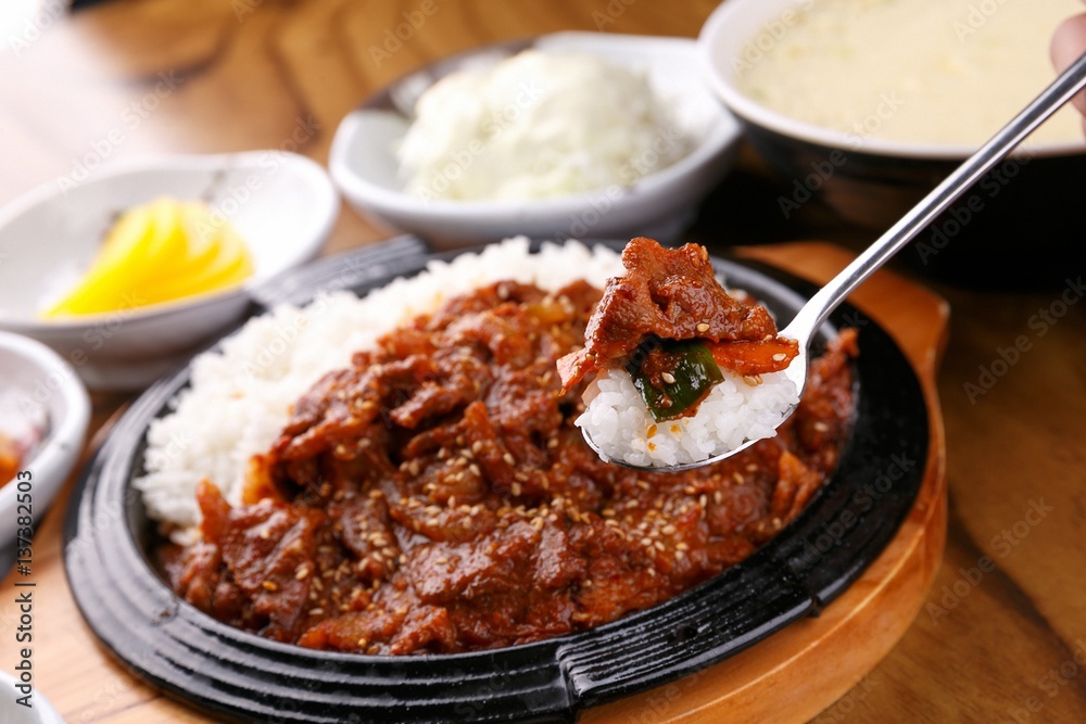 Jeyuk deopbap. Spicy Stir-fried Pork with Rice 
