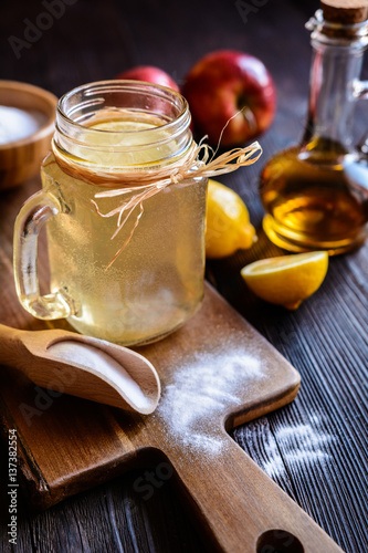 Apple cider vinegar, lemon and baking soda drink