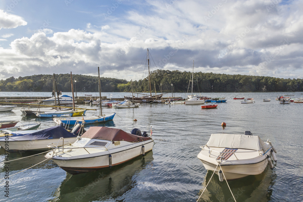 Boats on Carril harbor
