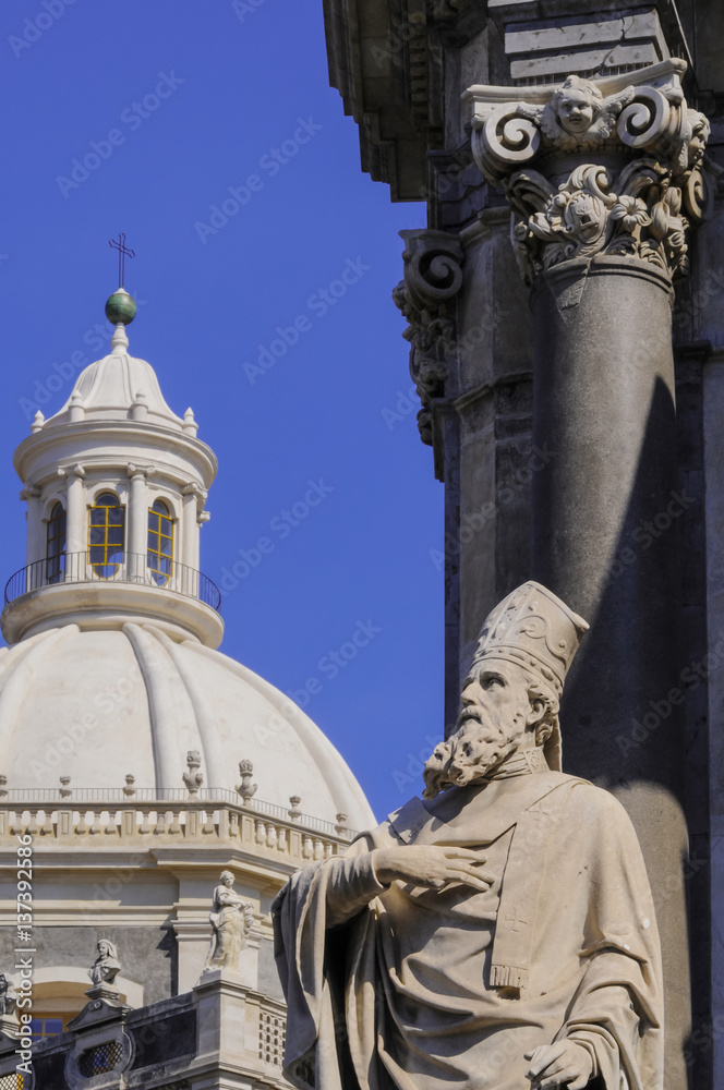 Catania statua balaustra Cattedrale e Badia di Sant'Agata