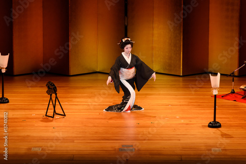 Japanese dance