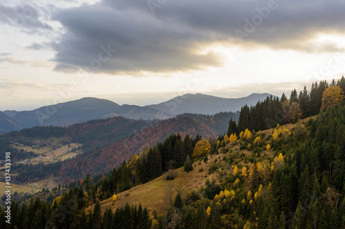 Golden autumn in the mountains © dvv1989