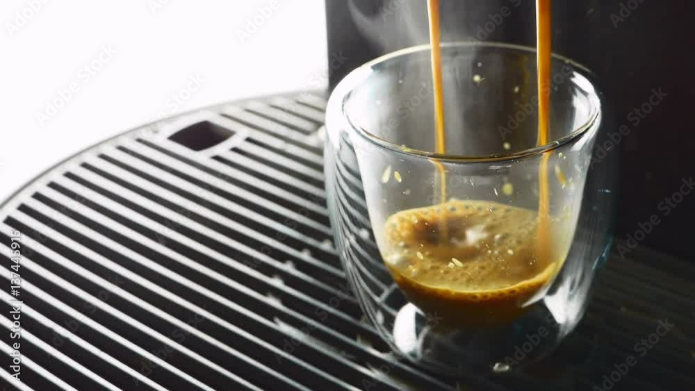 Making coffee in a cup of coffee poured Making coffee in a cup of coffee poured