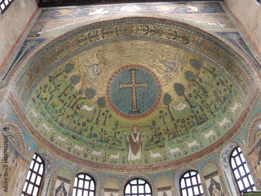 Basilica di Sant'Apollinare in Classe mosaici foto de Stock Adobe Stock