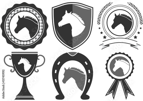 Écussons cheval gris