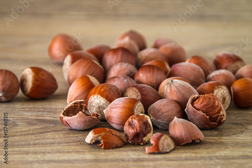 Noisettes éparpillées  photo