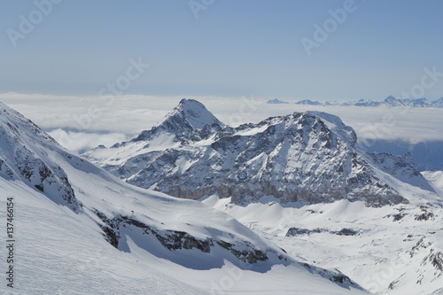 Sciare a Cervinia e alpi italiane inverno © sara