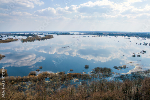 Fototapeta Naklejka Na Ścianę i Meble -  spring overflow of Dnieper river