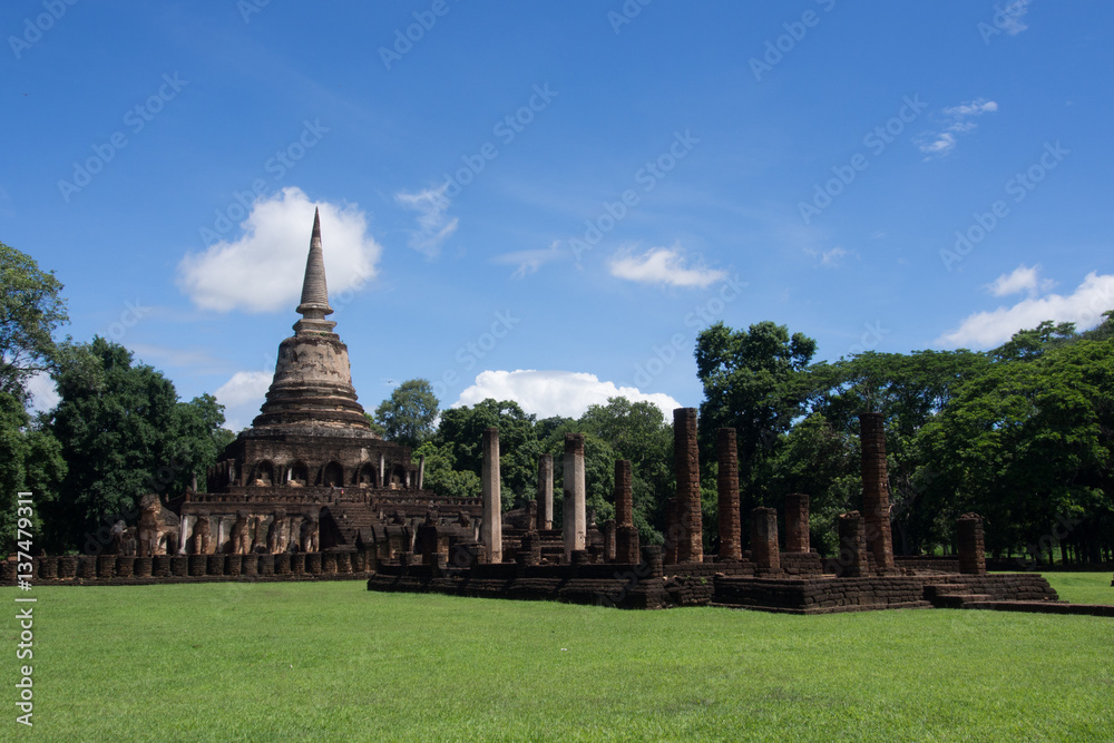 Sukhothai Historical Park StockFoto Adobe Stock