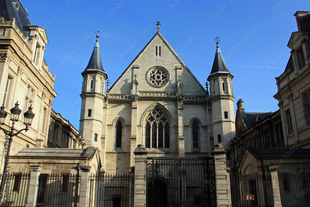 Façade de l'église des Arts-et-Métiers à Paris, France