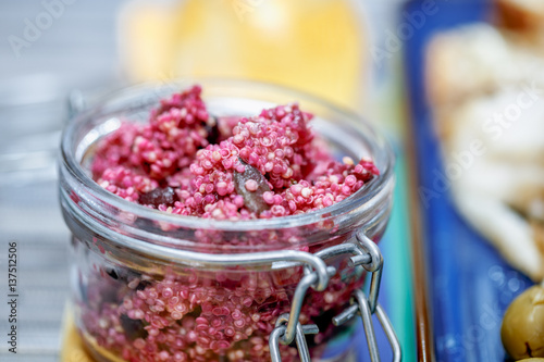 Quinoa Salat mit Roter Beete und Chiasamen