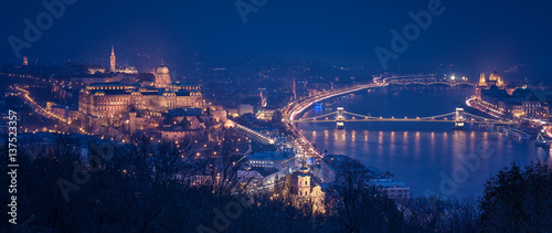 Photography Budapest at night