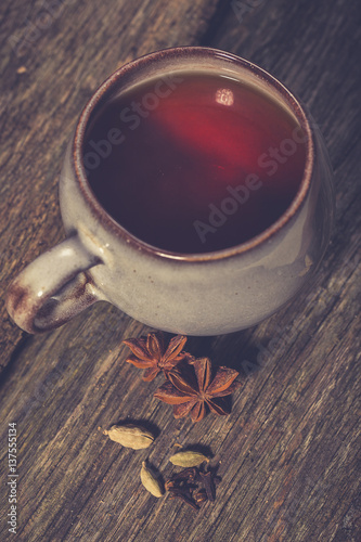 Obraz na płótnie Hot winter tea with spices w salonie