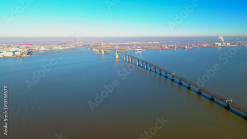 Vue aérienne du pont de Saint-Nazaire