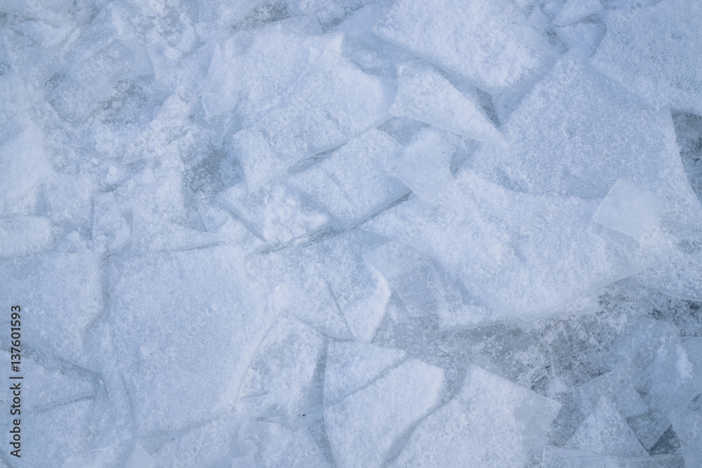 Obraz premium Тающий весенний лёд