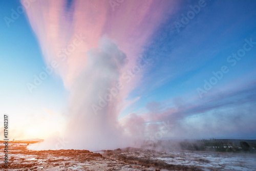Tablou canvas Strokkur geyser eruption in Iceland. Fantastic colors shine thro