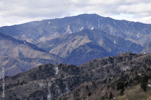 笠取山から初冬の北奥千丈岳と国師ヶ岳