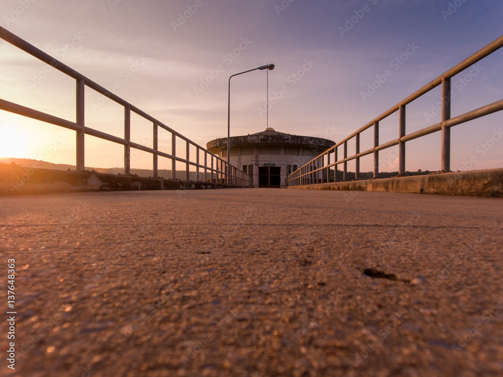 Obraz premium Lighthouse with Beautiful Sunset