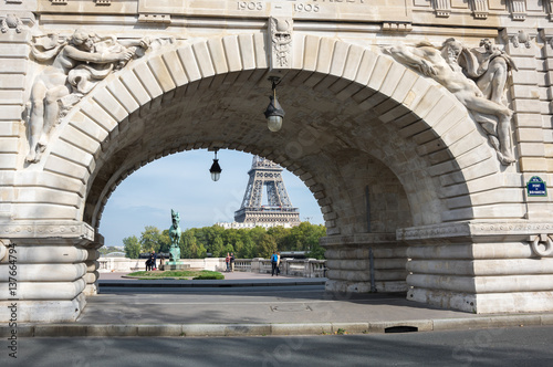 Pont de Bir-Hakeim in Paris