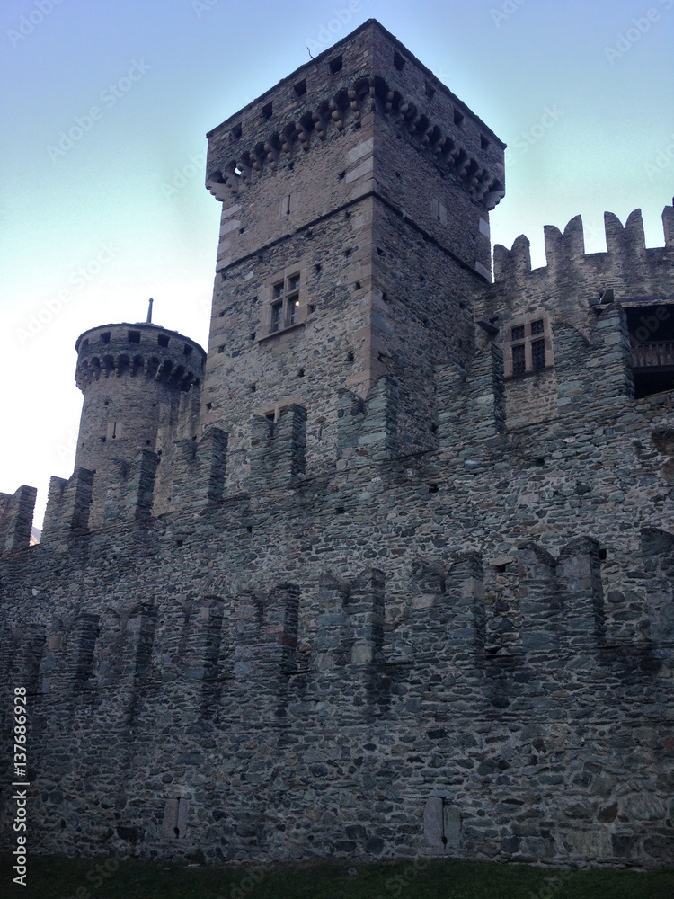 Torre e Mura del Castello di Fenis