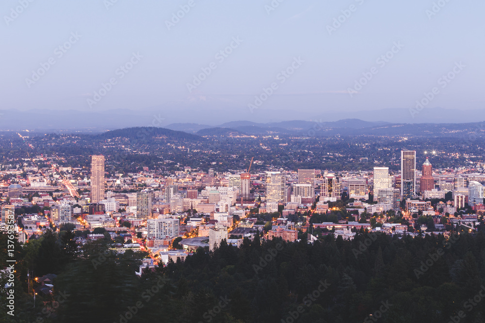 Fototapeta premium Urban landscape of Portland, Oregon, USA