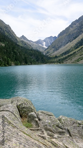 Lac dans les Pyrénées