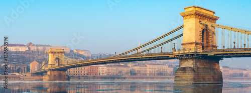 Obraz na płótnie Chain bridge w salonie