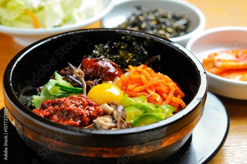 dolsot bibimbap. Hot Stone Pot Bibimbap 