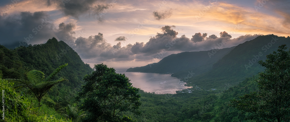 Φωτογραφία Beautiful view across bay in the South Pacific