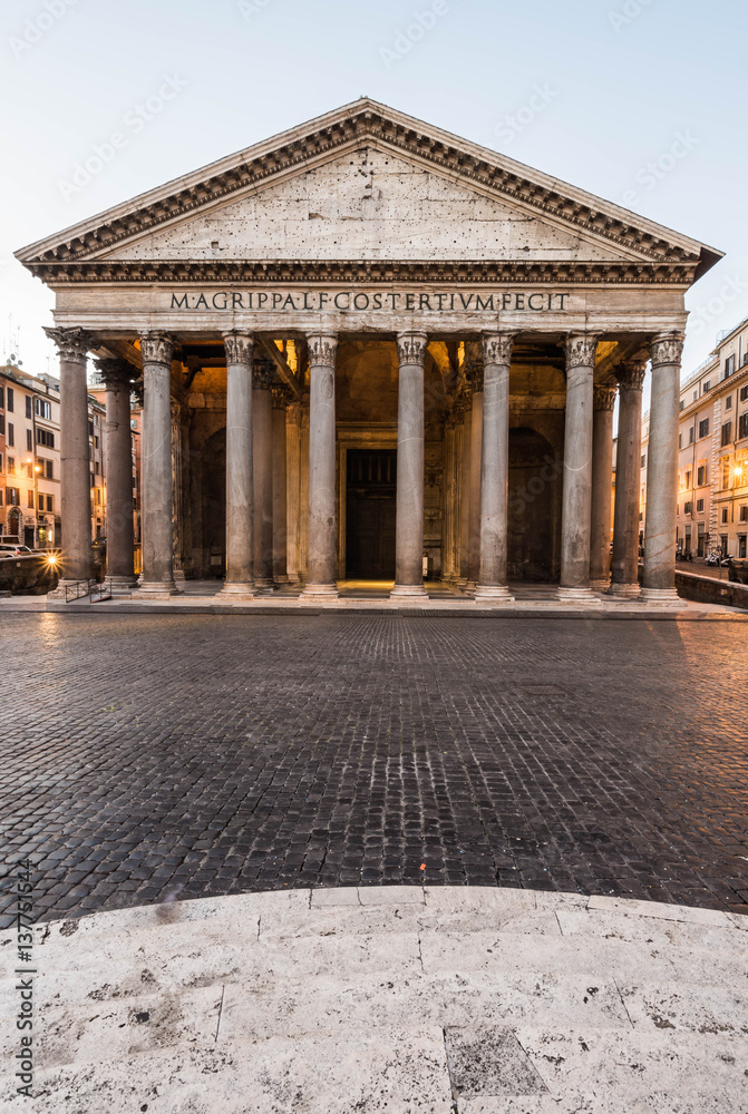 Fototapeta premium Nobody at Pantheon at sunrise, Rome, Italy