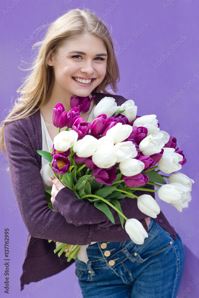 Woman with tulips 