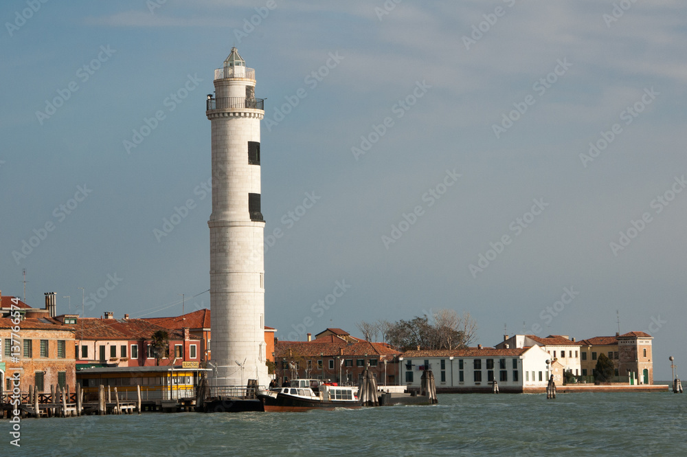 Leuchtturm der Insel Murano in der Lagune von Venedig