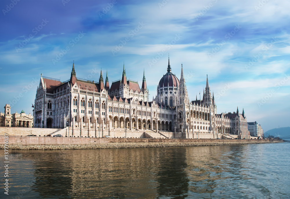 Fototapeta premium Parliament building in Budapest