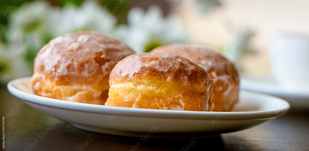 Donuts Donuts