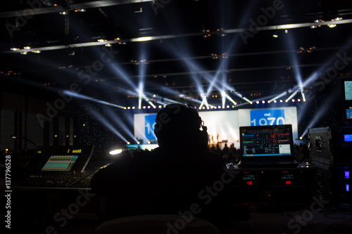 Canvas Print Silhouette of cameras in concert.