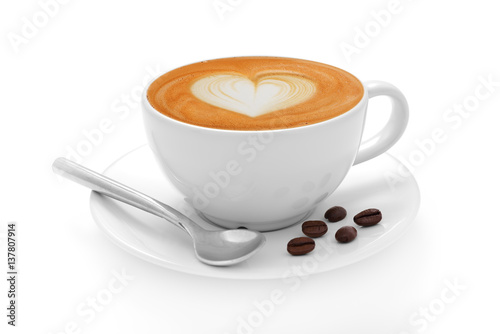 Filiżanki kawy latte i kawowe fasole odizolowywający na białym tle