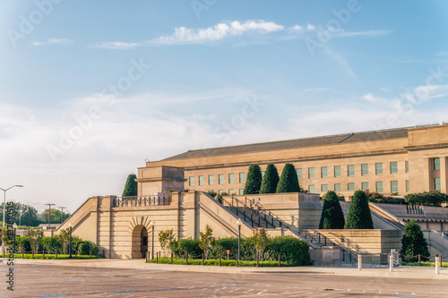 Obraz na płótnie WASHINGTON DC, USA: The Pentagon is the headquarters of the United States Department of Defenses one of the world's largest office buildings designed by architect George Bergstrom w salonie
