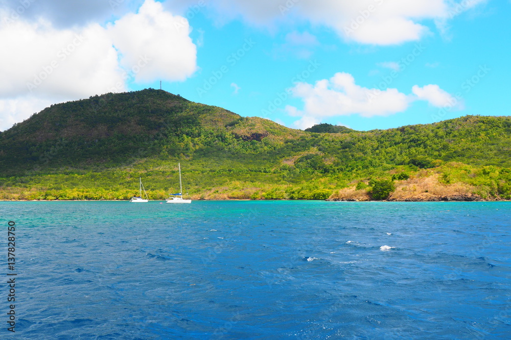 Martinique Le Marin vue depuis la mer Pointe Borgnèse 