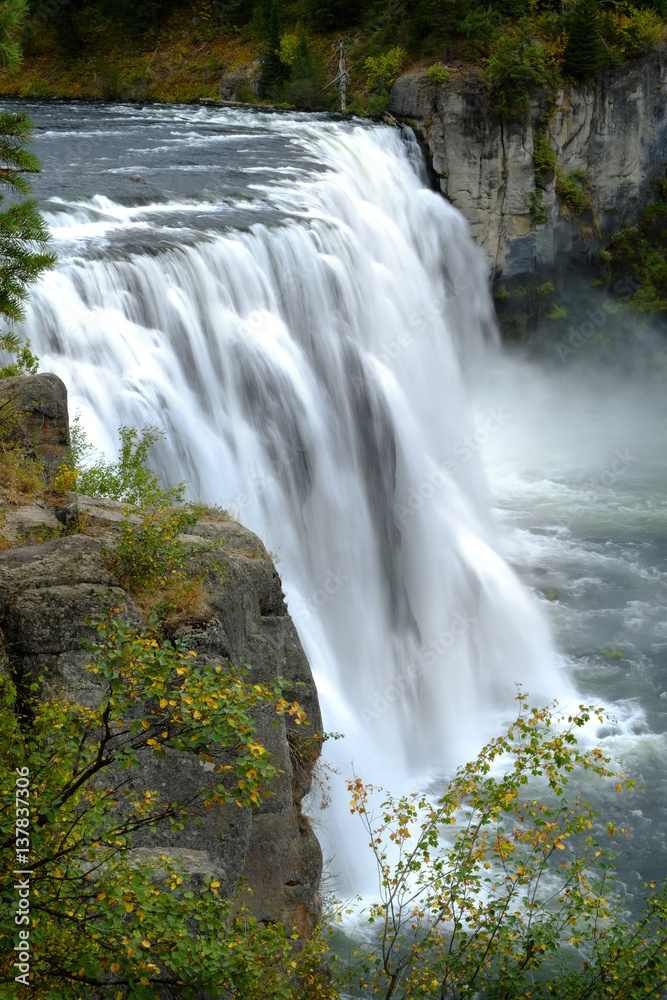 Fototapeta premium Mesa Falls Waterfall in Canyon Gorge Water Wilderness