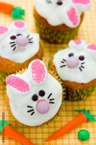 Easter bunny cupcakes © san_ta