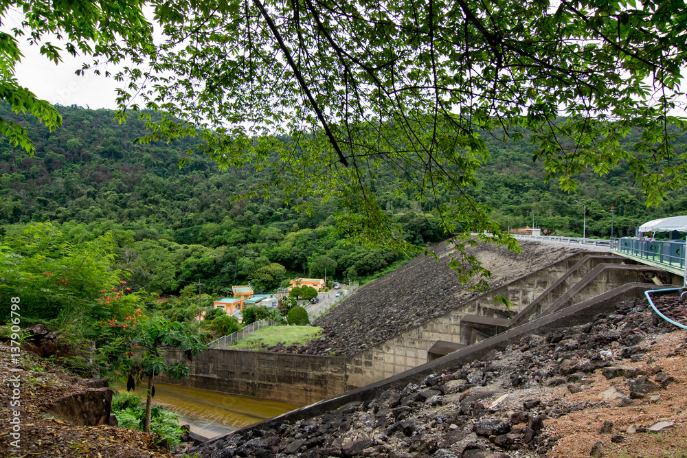 Fototapeta premium Dam Building