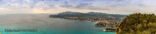 Fototapeta Naklejka Na Ścianę i Meble -  Panorama de Cassis depuis le Cap Canaille, Bouches-du-Rhône, Provence, France