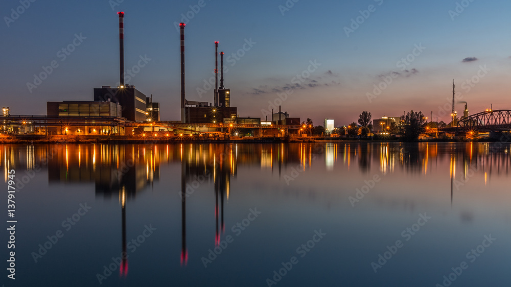 Linz, Industrie; Donau