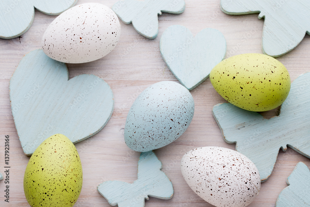 Fototapeta premium Easter and spring decoration, flowers and eggs.